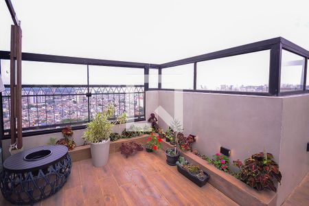 Apartamento à venda com 175m², 3 quartos e 3 vagas Apartamento à venda com 175m², 3 quartos e 3 vagasÁrea de Lazer - Piscina