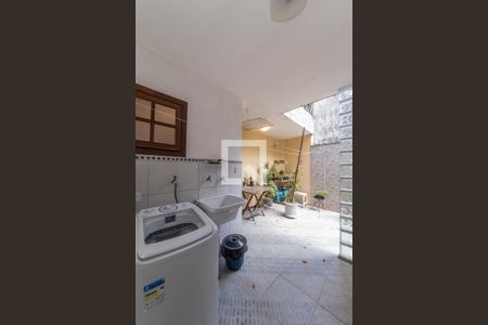 Casa à venda com 174m², 3 quartos e 2 vagasÁrea de Serviço