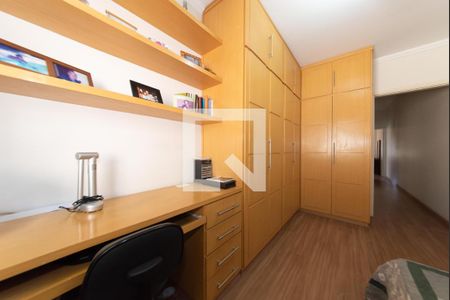 Casa à venda com 174m², 3 quartos e 2 vagasQuarto 3