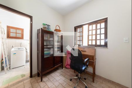 Casa à venda com 174m², 3 quartos e 2 vagasEscritório