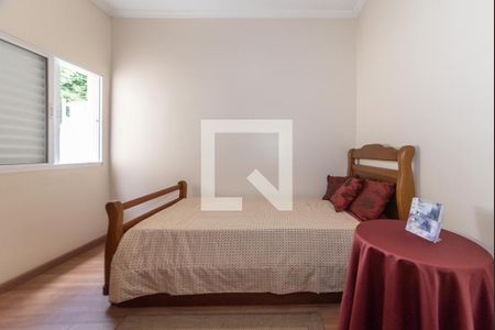 Casa à venda com 174m², 3 quartos e 2 vagasQuarto 2