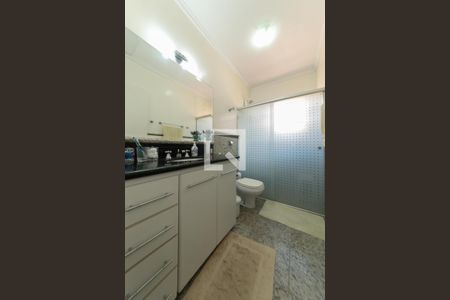 Casa à venda com 174m², 3 quartos e 2 vagasBanheiro