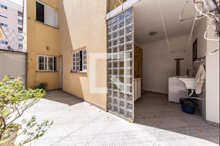 Casa à venda com 174m², 3 quartos e 2 vagasQuintal