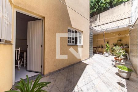 Casa à venda com 174m², 3 quartos e 2 vagasQuintal