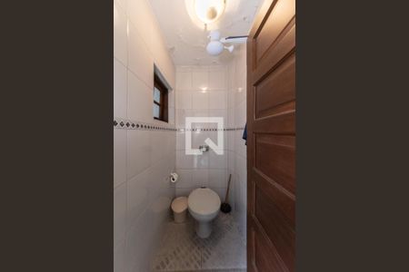 Casa à venda com 174m², 3 quartos e 2 vagasÁrea de Serviço - Banheiro