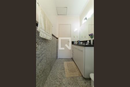 Casa à venda com 174m², 3 quartos e 2 vagasBanheiro
