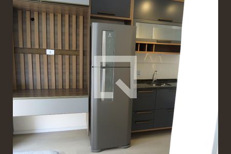 Quarto/Cozinha de apartamento para alugar com 1 quarto, 17m² em Vila Mangalot, São Paulo