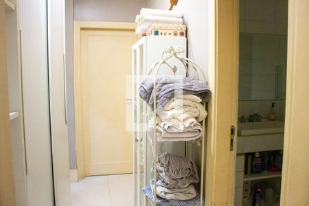 Apartamento à venda com 125m², 2 quartos e 1 vaga Apartamento à venda com 125m², 2 quartos e 1 vagaCloset