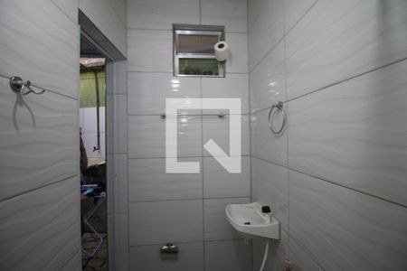 Banheiro de casa para alugar com 1 quarto, 60m² em Inhaúma, Rio de Janeiro