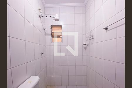 Banheiro de kitnet/studio para alugar com 1 quarto, 29m² em Vila Indiana, São Paulo