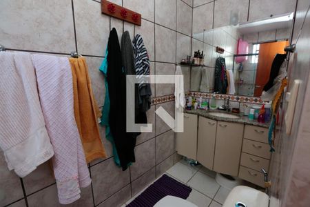Banheiro da Suíte de casa à venda com 3 quartos, 120m² em Flamengo, Contagem