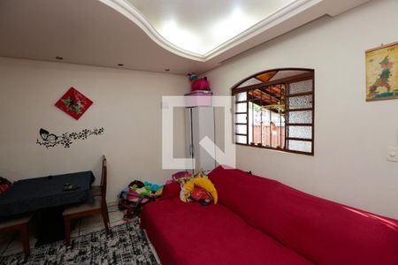 Sala de casa à venda com 3 quartos, 120m² em Flamengo, Contagem