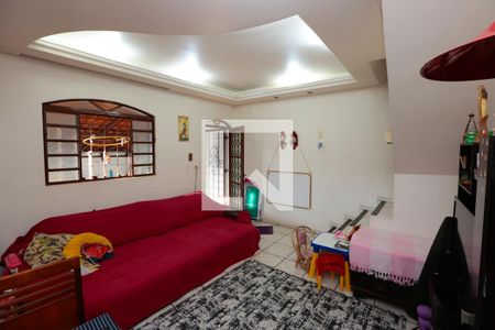 Sala de casa à venda com 3 quartos, 120m² em Flamengo, Contagem