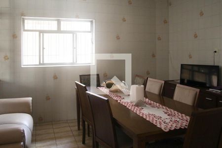 Casa à venda com 127m², 2 quartos e 6 vagas Casa à venda com 127m², 2 quartos e 6 vagasCozinha