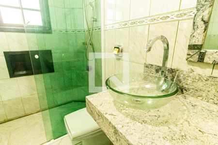 Casa à venda com 249m², 4 quartos e 4 vagasBanheiro da Suíte