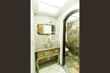 Casa à venda com 249m², 4 quartos e 4 vagasBanheiro/Lavabo 2