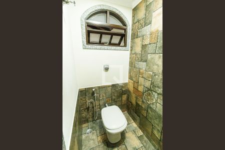 Casa à venda com 249m², 4 quartos e 4 vagasBanheiro/Lavabo 2