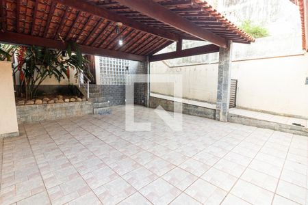Casa à venda com 249m², 4 quartos e 4 vagasGaragem