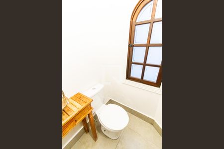 Casa à venda com 249m², 4 quartos e 4 vagasBanheiro/Lavabo 1