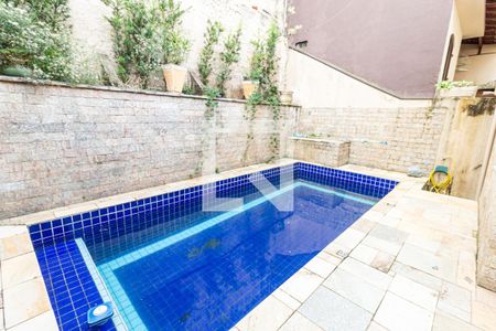 Casa à venda com 249m², 4 quartos e 4 vagasPiscina