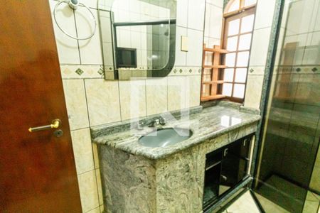 Casa à venda com 249m², 4 quartos e 4 vagasBanheiro 3