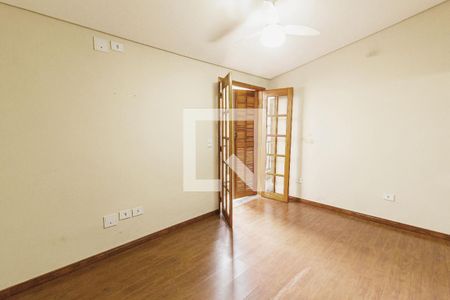 Casa à venda com 249m², 4 quartos e 4 vagasQuarto 2