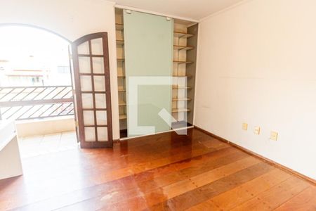 Casa à venda com 249m², 4 quartos e 4 vagasQuarto 4 - Suíte