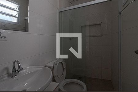 banheiro social de apartamento para alugar com 1 quarto, 21m² em Aclimação, São Paulo