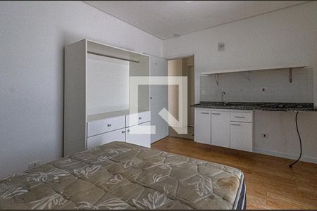 quarto e cozinha compartilhadas de apartamento para alugar com 1 quarto, 21m² em Aclimação, São Paulo