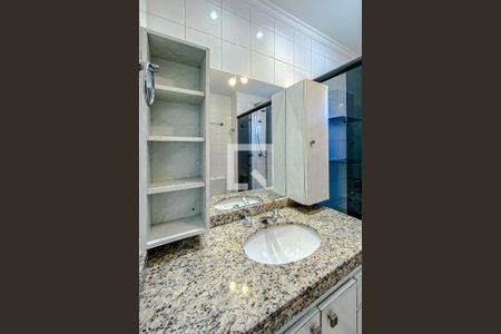 Apartamento à venda com 133m², 4 quartos e 2 vagasBanheiro da Suíte