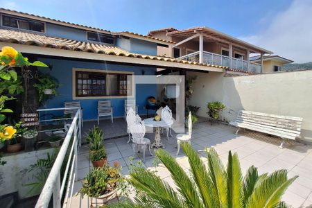 Casa de condomínio à venda com 207m², 5 quartos e 2 vagasFachada 