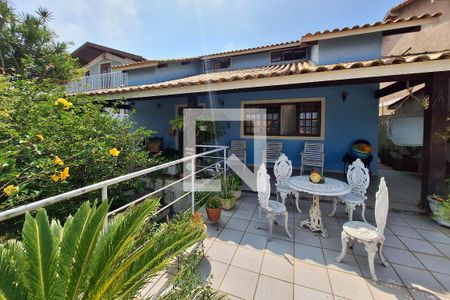 Casa de condomínio à venda com 207m², 5 quartos e 2 vagasFachada 