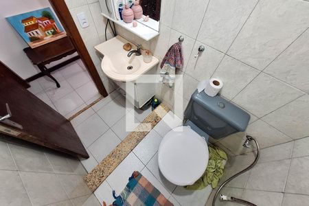 Casa de condomínio à venda com 207m², 5 quartos e 2 vagasLavabo