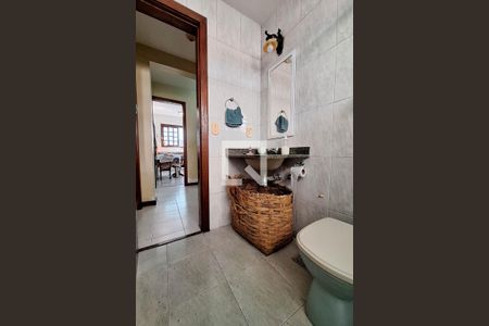 Casa de condomínio à venda com 207m², 5 quartos e 2 vagasBanheiro Social