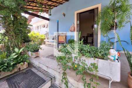 Casa de condomínio à venda com 207m², 5 quartos e 2 vagasQuintal