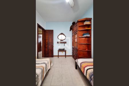 Casa de condomínio à venda com 207m², 5 quartos e 2 vagasQuarto 4