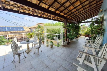 Casa de condomínio à venda com 207m², 5 quartos e 2 vagasQuintal