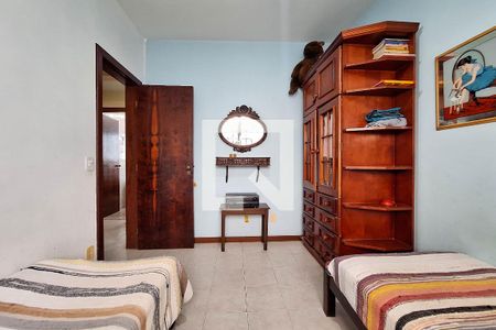 Casa de condomínio à venda com 207m², 5 quartos e 2 vagasQuarto 4