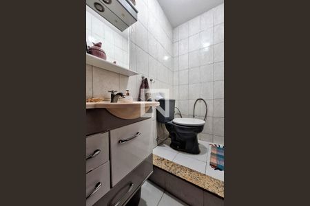 Casa de condomínio à venda com 207m², 5 quartos e 2 vagasLavabo