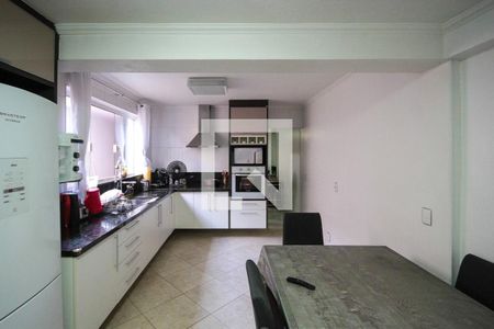 Casa para alugar com 170m², 2 quartos e 2 vagasCozinha