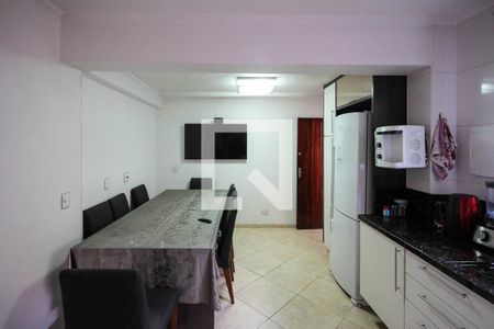 Casa para alugar com 170m², 2 quartos e 2 vagasCozinha