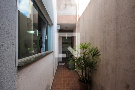 Casa para alugar com 170m², 2 quartos e 2 vagasCorredor