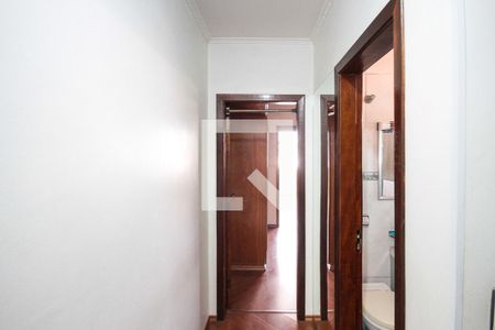 Corredor de casa para alugar com 2 quartos, 170m² em Vila Ema, São Paulo