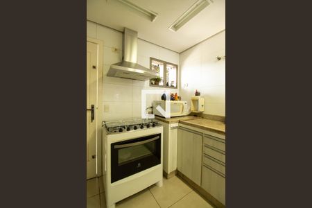 Casa à venda com 183m², 3 quartos e 2 vagas Casa à venda com 183m², 3 quartos e 2 vagasCozinha