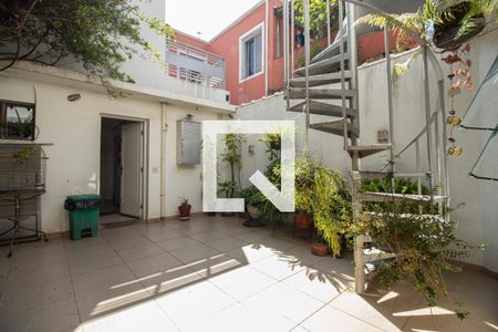 Casa à venda com 183m², 3 quartos e 2 vagas Casa à venda com 183m², 3 quartos e 2 vagasQuintal