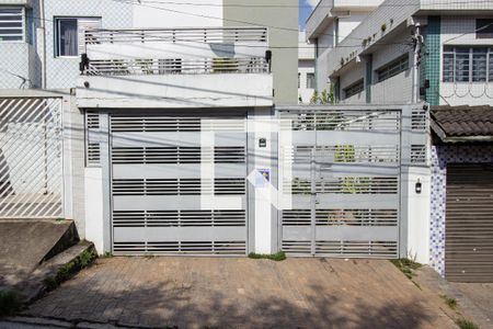 Casa à venda com 183m², 3 quartos e 2 vagas Casa à venda com 183m², 3 quartos e 2 vagasFachada
