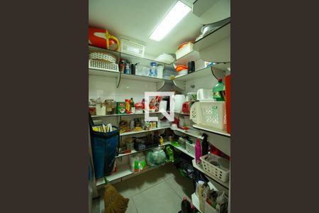 Casa à venda com 183m², 3 quartos e 2 vagas Casa à venda com 183m², 3 quartos e 2 vagasCozinha