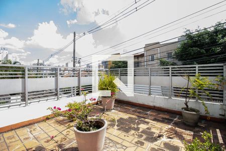 Casa à venda com 183m², 3 quartos e 2 vagas Casa à venda com 183m², 3 quartos e 2 vagasQuarto