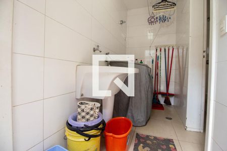 Casa à venda com 183m², 3 quartos e 2 vagas Casa à venda com 183m², 3 quartos e 2 vagasEdícula