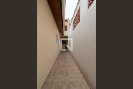 Casa para alugar com 140m², 2 quartos e 2 vagasCorredor Lateral